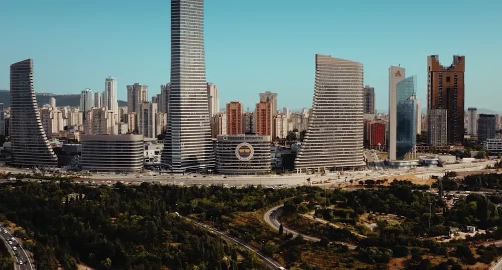 Fenerbahce University Programs - Ranking & Tuition Fees جامعة فنار بهتشه في اسطنبول- رسوم التخصصات - ترتيب الجامعة